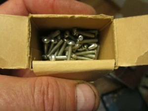 NOS Box 100 Pheol 5-40 x 5/8" Rundkopf Schlitz verzinkt Maschinenschrauben USA - Bild 1 von 5