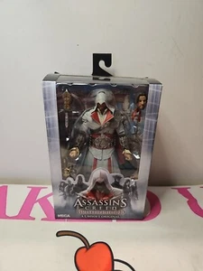 NUOVO 2024 NECA Assassins Creed Brotherhood EZIO AUDITORE Assassino Leggendario - Foto 1 di 8