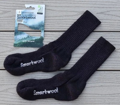 NWT SMARTWOOL Hike Classic Edition Full Cushion Womens Crew Socks-M $22 BURGUNDY - Image 1 of 3