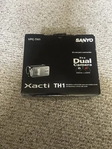 Sanyo Xacti Dual Camera VPC-TH1 HD Camcorder Video Camera Silver - With Box. - Picture 1 of 2
