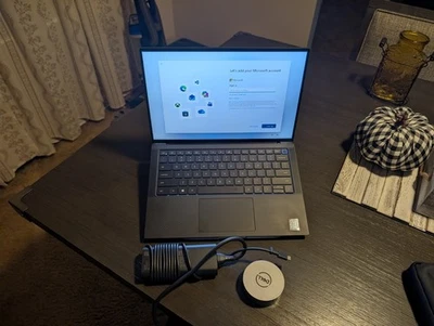 Dell Precision 5470 14 FHD+ 2.5 GHz i9-12900H 32GB 4TB SSD NVIDIA RTX A1000 Foto 1 de 4