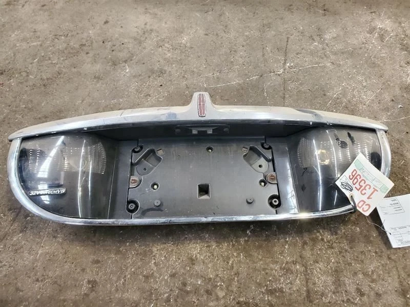 Panel de acabado trasero compatible con 98-02 Lincoln Continental 569327 Foto 1 de 2