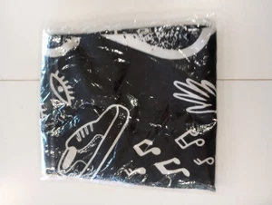 VANS Warped Tour 2018 flag banner Tapestry 3 Ft x 5 Ft  Black white concert NIP - Picture 1 of 4