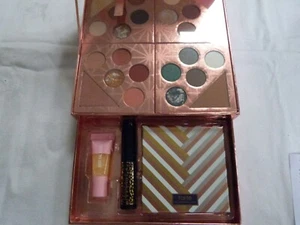 TARTE GIFT & GLAM PALETTE COLLECTION - SET NEW - Picture 1 of 2