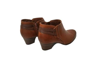 Stivaletti donna Clarks Artisan in pelle con zip laterale. Taglia 6,5M - Foto 1 di 4