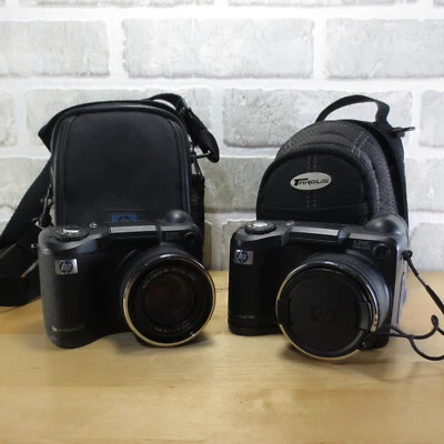 2 HP Photosmart 945 Digital Camera 5.3MP 56x Zoom with cases (for parts) - Image 1 of 4