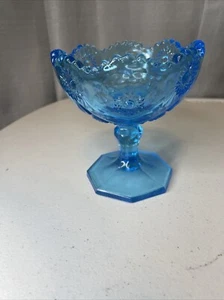 Antiguo plato de caramelo/tuerces de vidrio azul Art Deco de colección hermoso trozo de vidrio ornamentado - Imagen 1 de 7