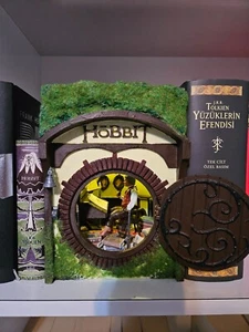Bilbo House Book Nook, Hobbit Hole, Book Ends, Home Decor, Gift for lotr fan - Picture 1 of 9