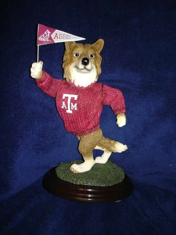 COLLEGE TREASURES TEXAS A&M AGGIES CHEERING MASCOT MEDIUM TABLETOP FIGURINE Cover