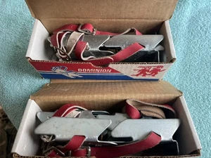 2 Paar Vintage 70er Jahre Dominion Bob Schlittschuhe Strap-on Schlittschuhe, Jugend - Bild 1 von 8