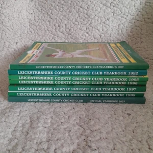 Leicestershire County Cricket Club Official Yearbook x7 89,92,95,96,97,98,07 - Picture 1 of 8