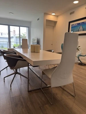 Mesa de comedor B&B Italia para 8 o 10 con 8 sillas Foto 1 de 4