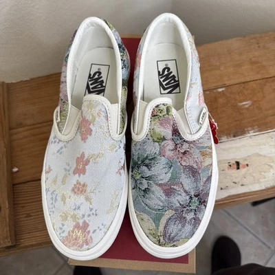 Vans Clásico Sin Cordones Tapiz Multi Blancanieves Tenis Mujeres 8.5 Hombres 7 Raro NUEVO Foto 1 de 4