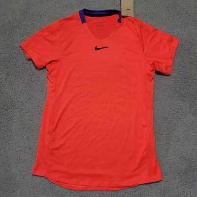 Camisa Tenis Nike Court DriFIT Roja Tour Pequeño Jugador Emitida Exclusiva DR6548 635 Foto 1 de 4