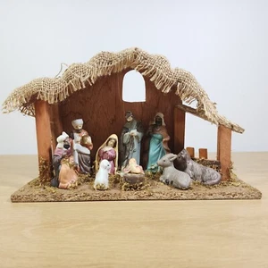 Vintage 9 Piece Nativity Set - Picture 1 of 7
