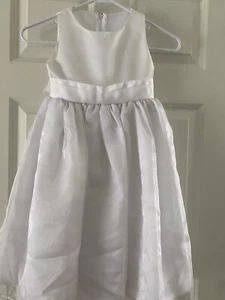 Solid White Wedding Party ~ Easter Dress Size 4 - Worn Once CHEAP! - Picture 1 of 2