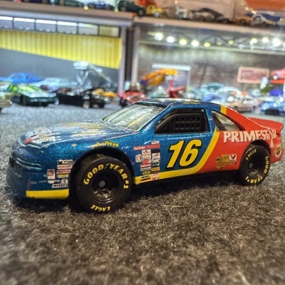 Hot Wheels Racing Superspeedway #16 Ford Thunderbird Ted Musgrave Family Channel - Image 1 of 4