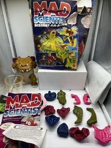 De colección 1986 Mad Scientist Disect An Alien Mattel piezas faltantes - Imagen 1 de 24