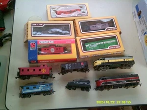 Konvolut HO Eisenbahn Motoren & Wagen - Bild 1 von 4