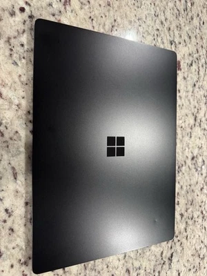Microsoft Surface Laptop 3 13,5 Zoll (256GB SSD, i5-1035G7, 1,20GHz, 8GB)  - Bild 1 von 4