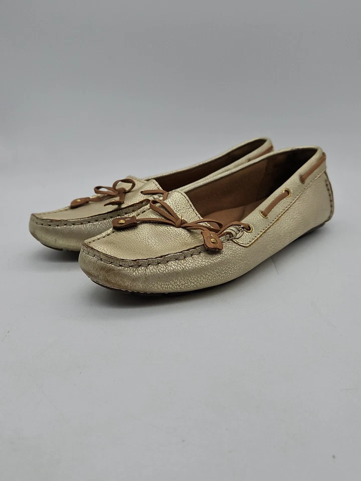 Mocasín de conducción Clarks Artisan Dunbar Racer para mujer talla 6M dorado  Foto 1 de 4