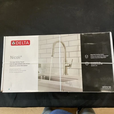 Pulverizador extraíble para grifo de cocina Delta acero inoxidable 19737LF-SS T3 $379 Foto 1 de 4