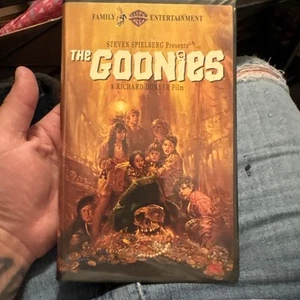 The Goonies (VHS, 1997, Clam Shell) - Picture 1 of 7
