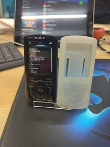 Sony Walkman NWZ-E464 / MP4 / 8gb / Schwarz / Digital Media Player / vom Händler - Bild 1 von 2