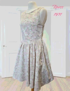 10 Reiss 1971 Lopez Racer abito in denim floreale posteriore stampa sbiadita. Fit Flare - Foto 1 di 6