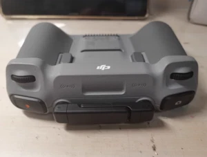 DJI RC 2 Controller RC331 per Neo/Air 3/Mini 4 Pro (NON per Air 2 o Mini 3 Pro) - Foto 1 di 5
