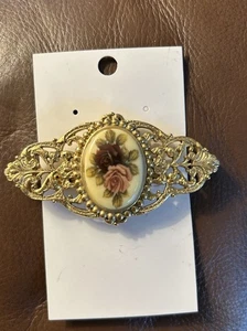 Vintage CameoBrooch With Roses Set In Gold Tone - Picture 1 of 3