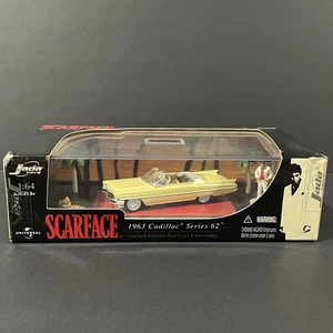 Cadillac Serie 62 Jada 1963 Scarface 1:64 película limitada Tiger y figura nuevo en caja* nuevo - Imagen 1 de 6