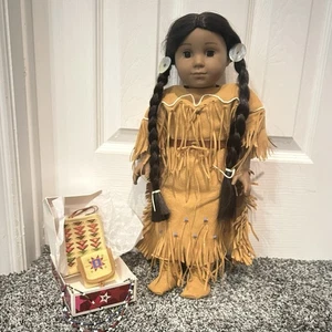 American Girl Kaya Puppe - hellbrauner Körper - Meet Outfit & Zubehör ohne Buch - Bild 1 von 4