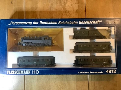 Fleischmann HO Gauge Limited Edition 4912 K Deutsche Reichsbahn Passenger Train - Image 1 of 4