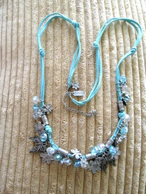 Maren Turquoise Suede leather crystals + butterfly + flower charms 30" necklace Foto 1 de 4