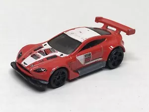 2014 Hot Wheels Aston Martin Vantage GT3 1:64 Die Cast - Picture 1 of 5