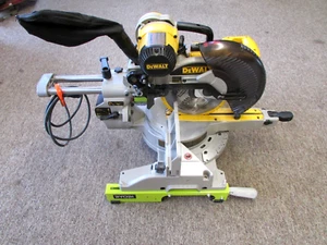 DeWALT DW717 Miter Saw 10" Blade - Picture 1 of 6