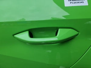 AUDI RS3 8Y VORSPRUNG 2020 - 2025 REAR LEFT EXTERIOR DOOR HANDLE PAINT: LZ6A - Picture 1 of 6