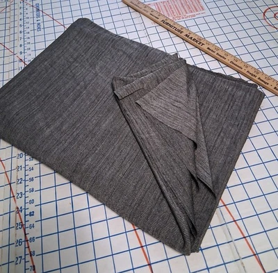 Tela tejida elástica gris 52" de ancho - 4,25 yardas Foto 1 de 2