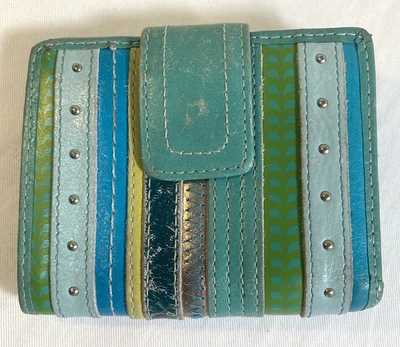 Cartera Fossil Tonos de Verde Rayas Tri - Plegable Tachonado Cierre a Presión Foto 1 de 4
