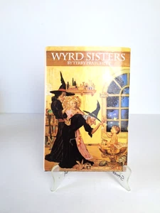 Wyrd Sisters Terry Pratchett HC DJ 1st Edition 1988 Reprint Discworld Witch Book - Picture 1 of 3