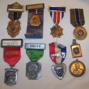 9 STCK. LOT VINTAGE AMERICAN LEGION CONVENTION MEDAILLE ABZEICHEN - Bild 1 von 6