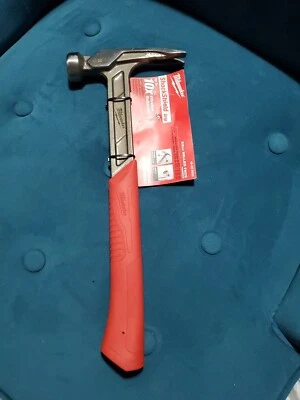 Milwaukee 22 oz. Martillo para enmarcar cara fresada con empuñadura ShockShield. Nuevo. Estate  Foto 1 de 4