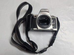 MINOLTA MAXXUM HTsi PLUS 35mm SLR CAMERA BODY ONLY w/STRAP.  UNTESTED K3.4 - Picture 1 of 9