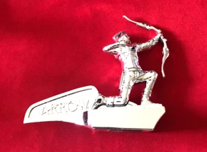 THE Green Arrow Hoodies Collectible Magnetic Auto Hood Ornament - LootCrate - Picture 1 of 2
