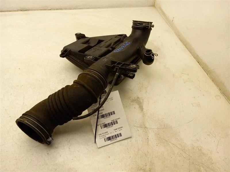 2009 TOYOTA TACOMA 2.7L 4CYL AIR CLEANER RESONATOR TUBE ASSEMBLY  - Image 1 of 4