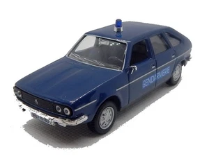 Renault 30 1977 Gendarmerie Norev / Hachette - Bild 1 von 2