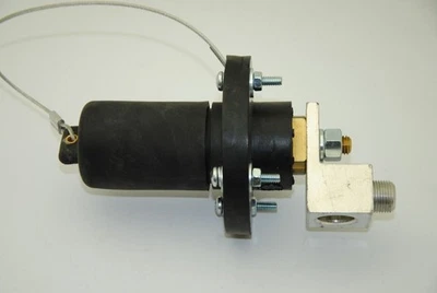 Leviton Single-Pole Female Receptacle, Black, 1-1/8" ID - Image 1 of 4