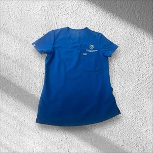 Figs Women’s Scrub Top/Arizona College Of Nursing Royal Blue XXS FW1000 PO 1747 - Picture 1 of 5