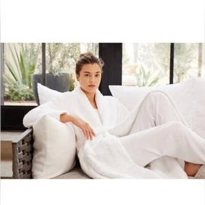 Bata midi Barefoot Dreams acogedora elegante unisex de felpa crema/blanca talla 2 - Imagen 1 de 10
